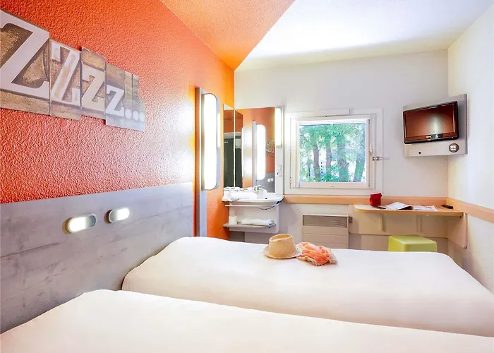 Ibis Budget Saint Raphael Capitou A8 *